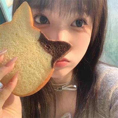 蠢爱三人行 海报