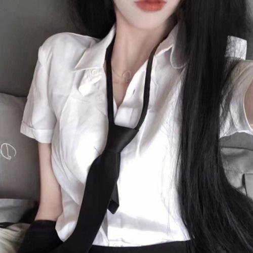 我渴望被禁止的东西 海报